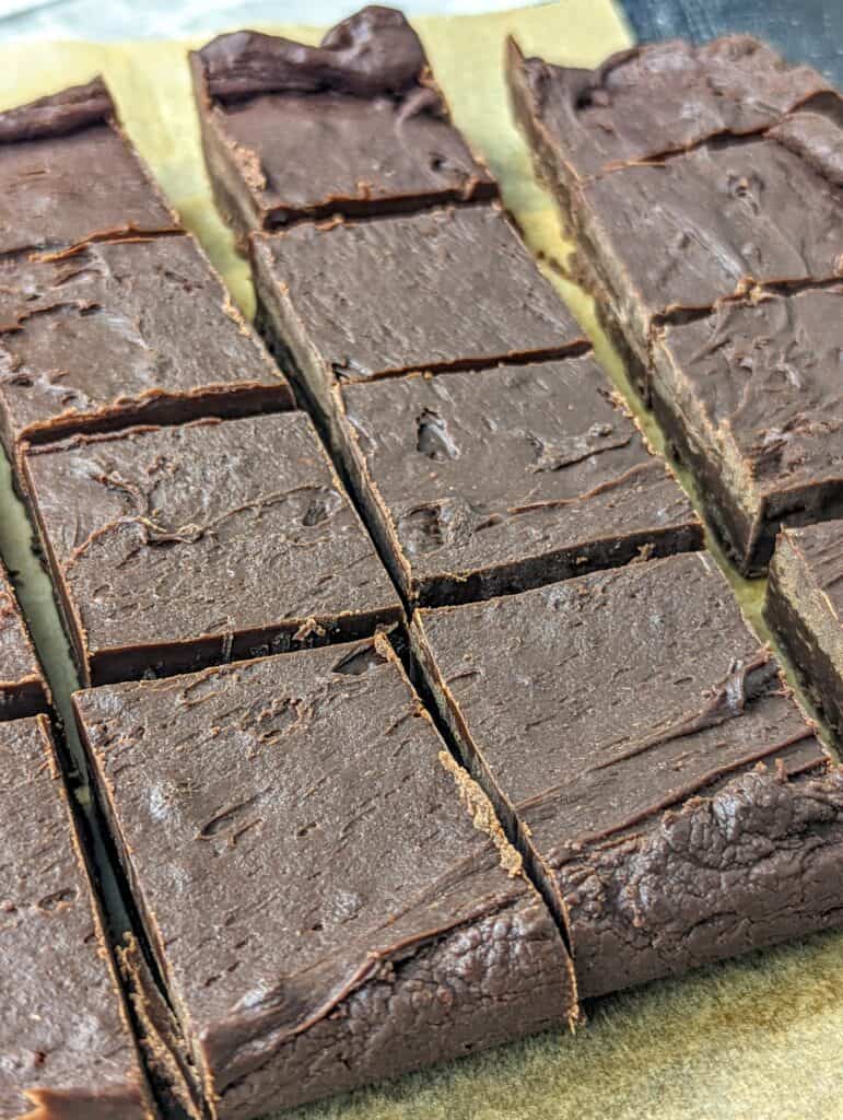 pumpkin spice chocolate fudge cut into squares